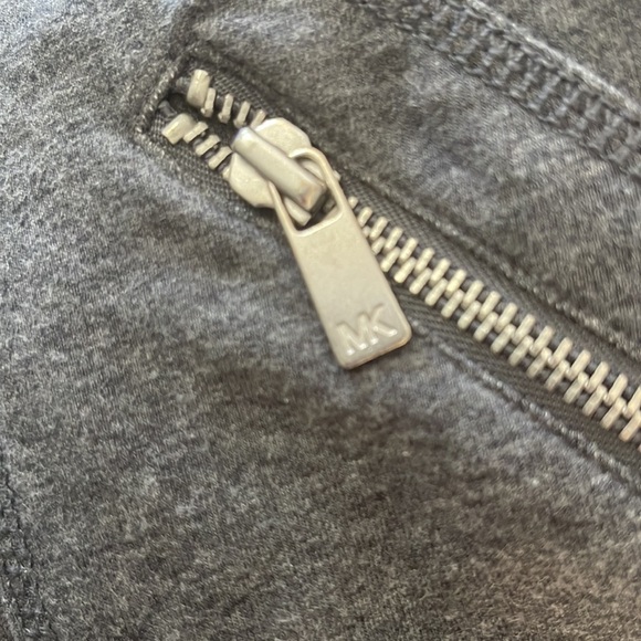 MICHAEL KORS WOMEN'S SPORTY V-NECK HALF ZIP JACKET - Picture 10 of 12